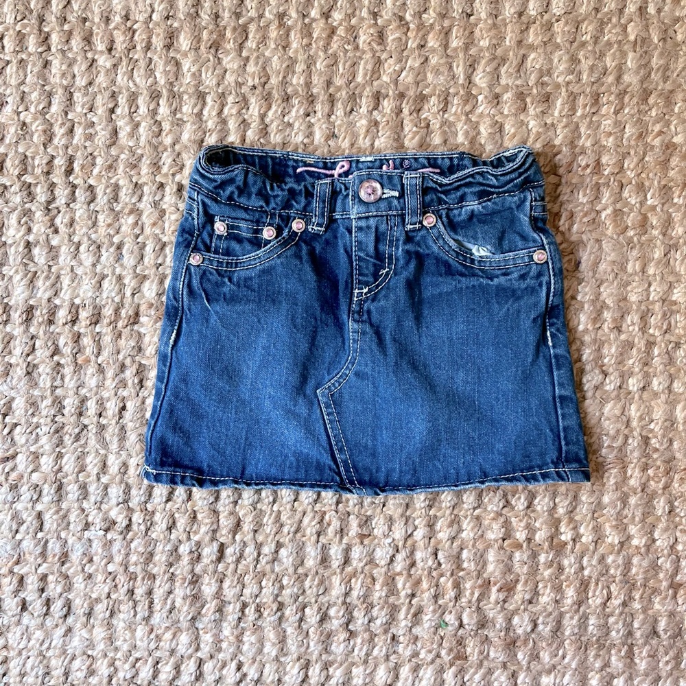🍒 levi’s jean skirt
